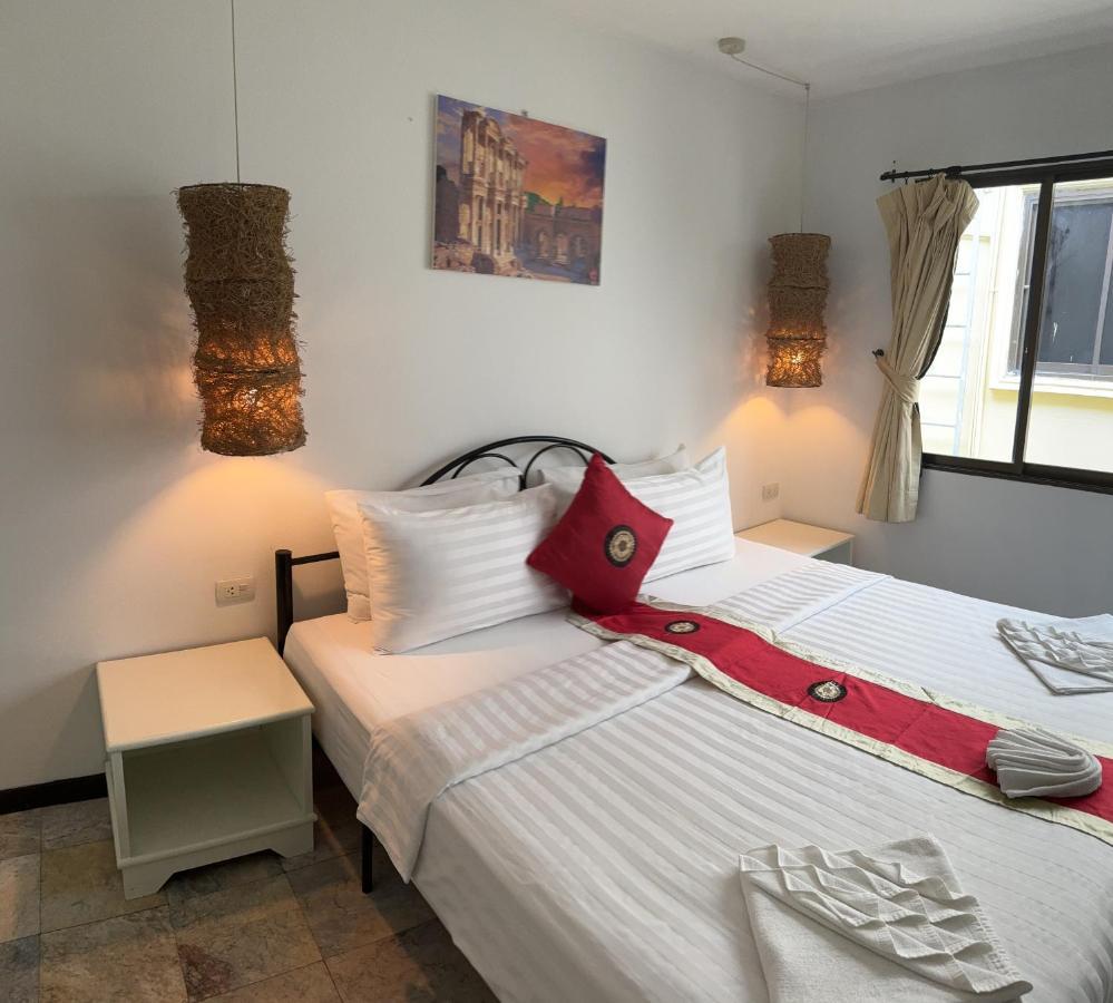 Istanbul Boutique Hotel Patong Exterior photo